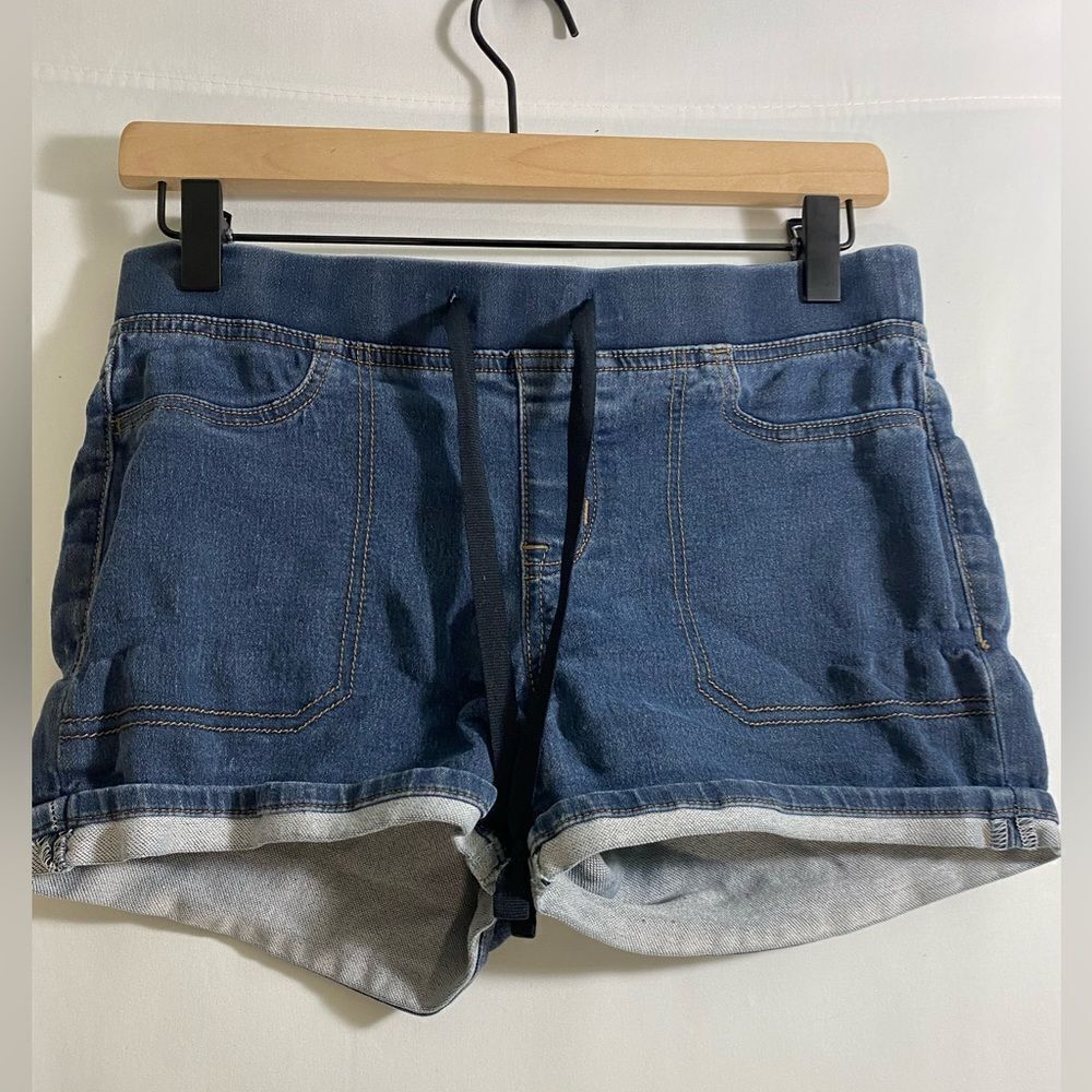 lei brand shorts size small